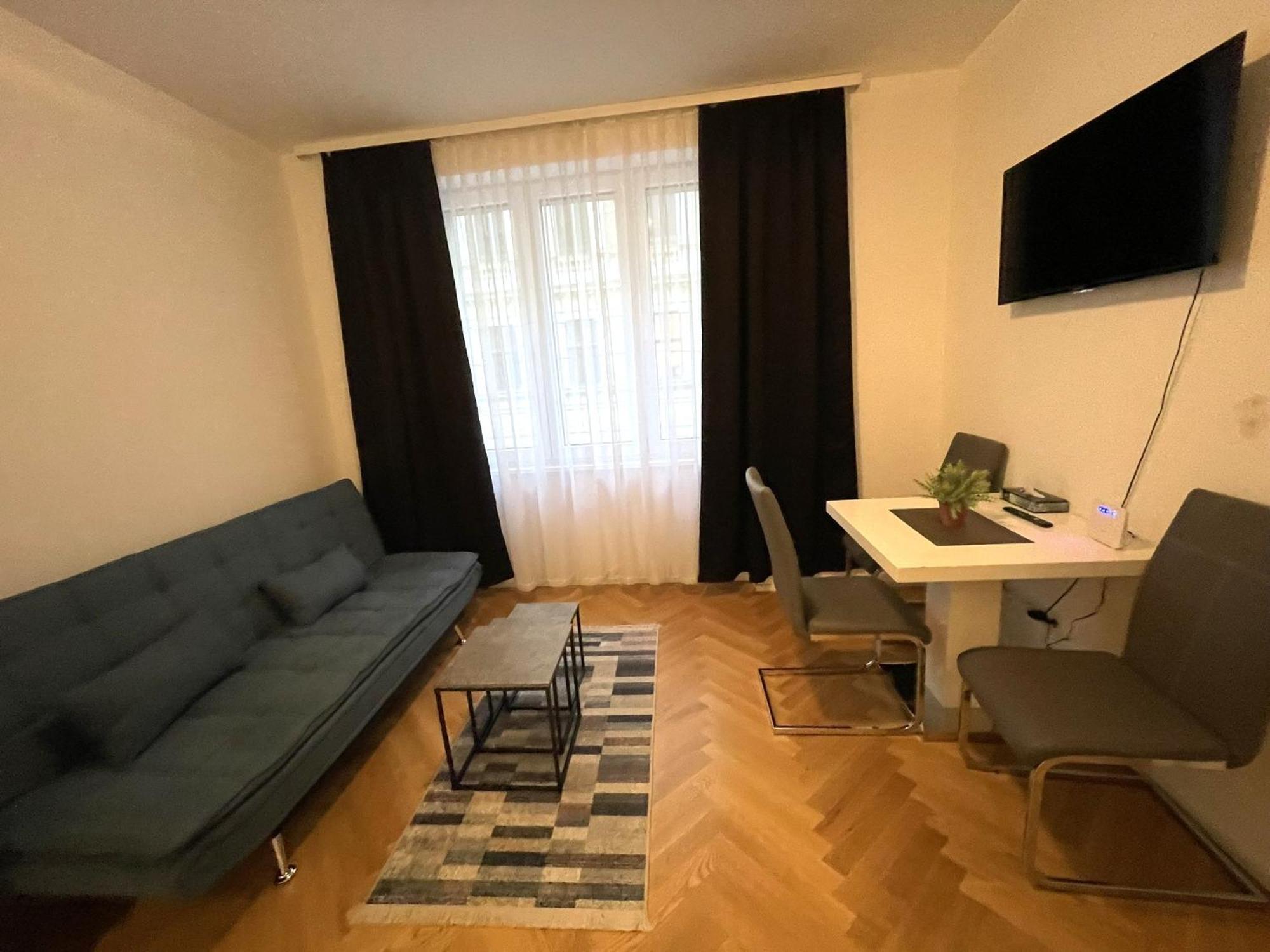 Home Sweet Home - State Opera Vienna Room photo